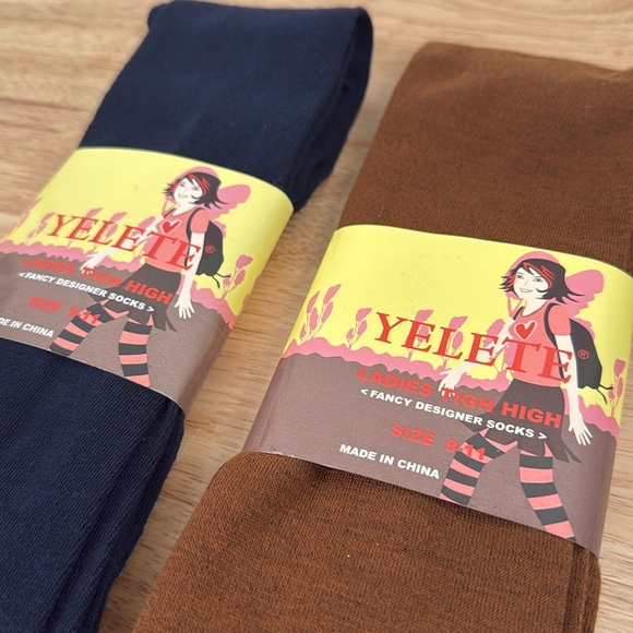 Two pairs of YELETE Ladies tigh high fancy designer socks - Picture 3 of 8